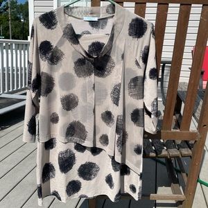 Terra blouse.  Ivory with black.  Size small